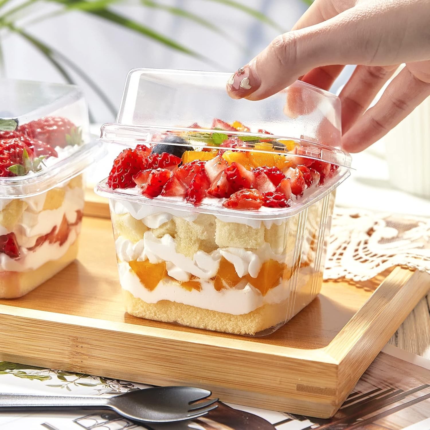 50Ct 8 oz Square Plastic Dessert Cups with Lids and Sporks, Clear Plastic Yog…