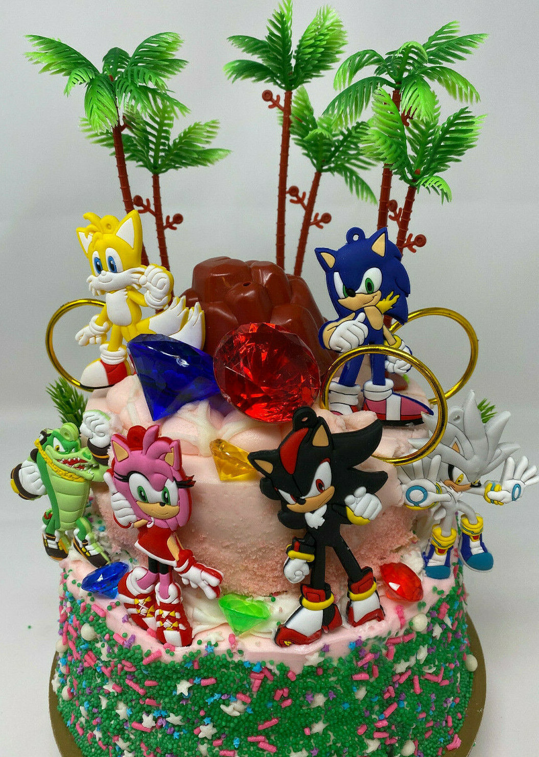 Sonic The Hedgehog 2 Deluxe Birthday Cake Topper Set Featuring Sonic BRAND NEW