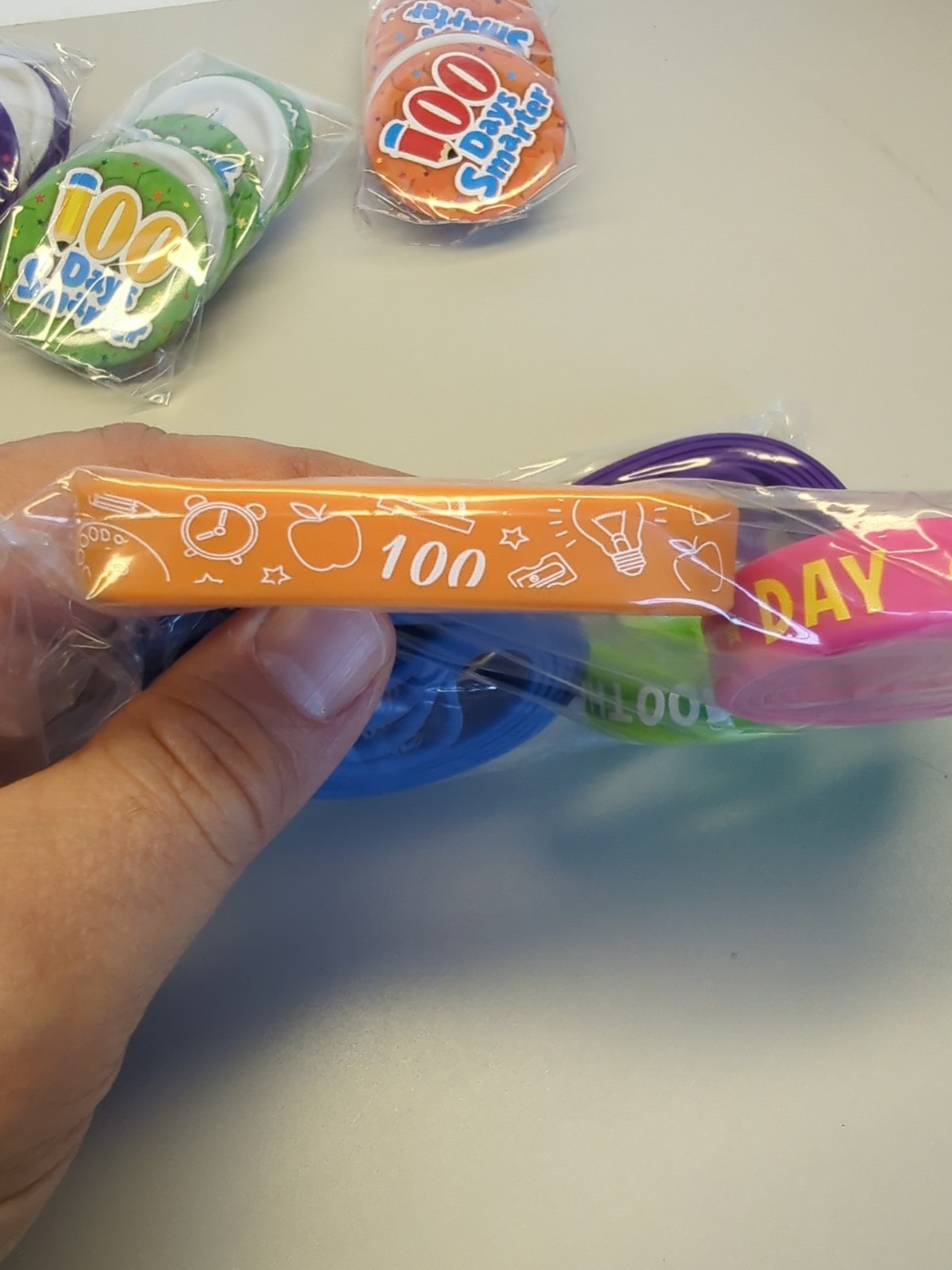 60 Pcs – 100 Days Of School Pins And Bracelets 100 Days Smarter Happy 100th Day