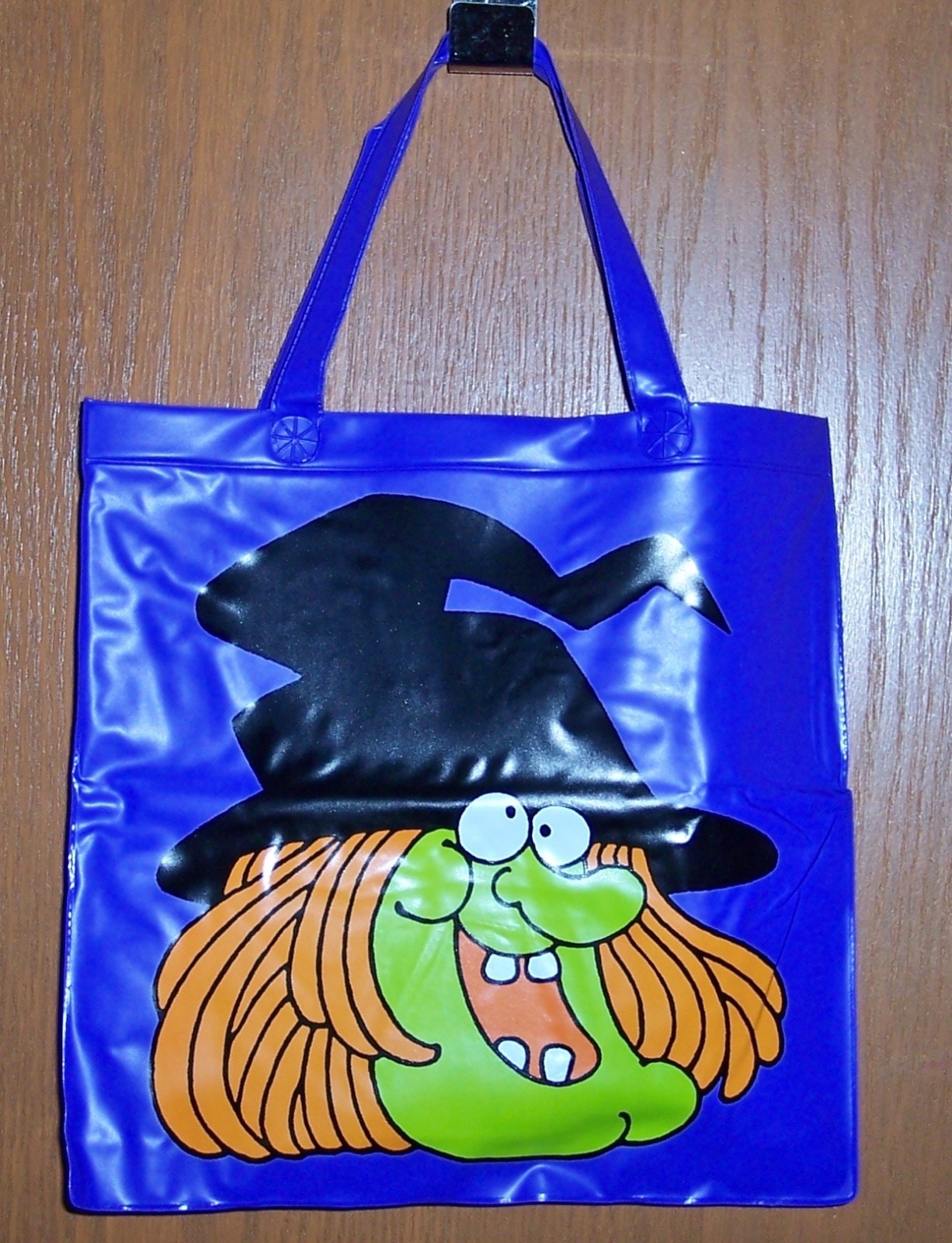HALLOWEEN PARTY PLASTIC TOTE BAG LAUGHING WITCH SOUND -PARTY FAVORS- AVON