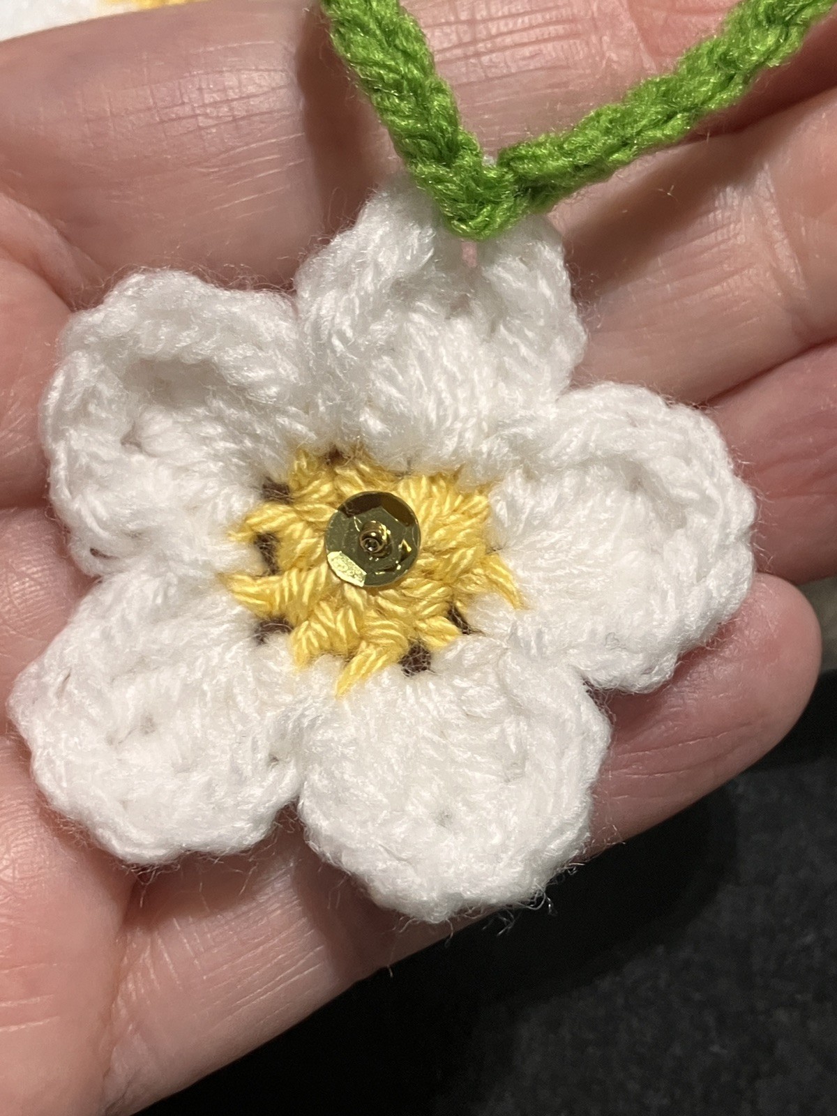 🌼NEW CUTE Hand Crochet daisy Flowers Bunting Sequins WINDOW SUMMER Camper Gift