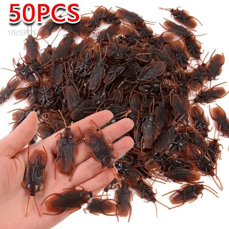 50 Prank Cockroaches Realistic Cock Roach Rubber Fake Creepy Bugs Gag Toy Joke