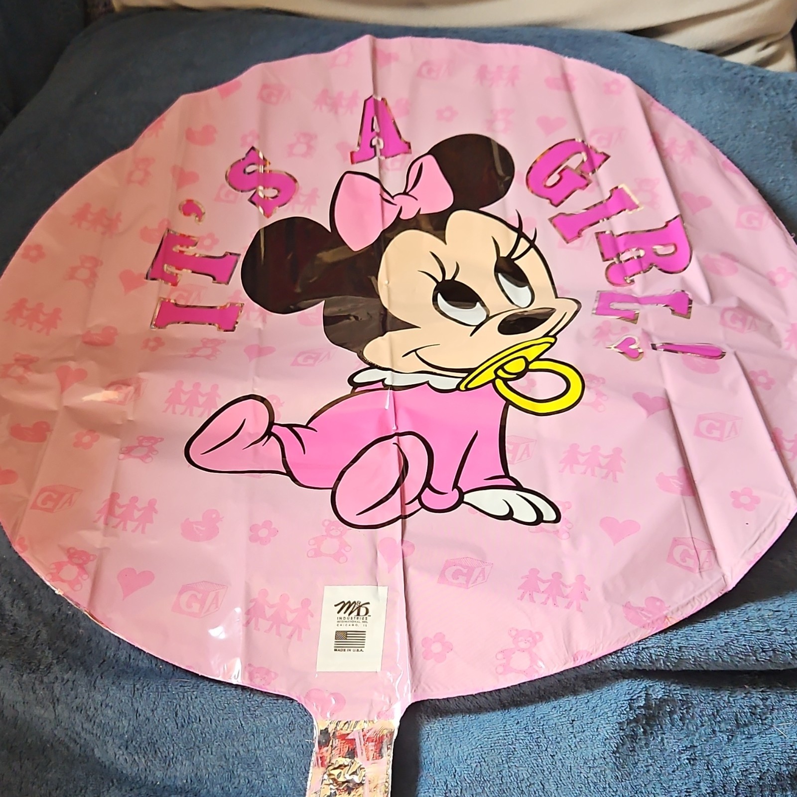 M & D Industries Disney Minnie Mouse It’s a Girl! Pink Hearts Foil Round Balloon