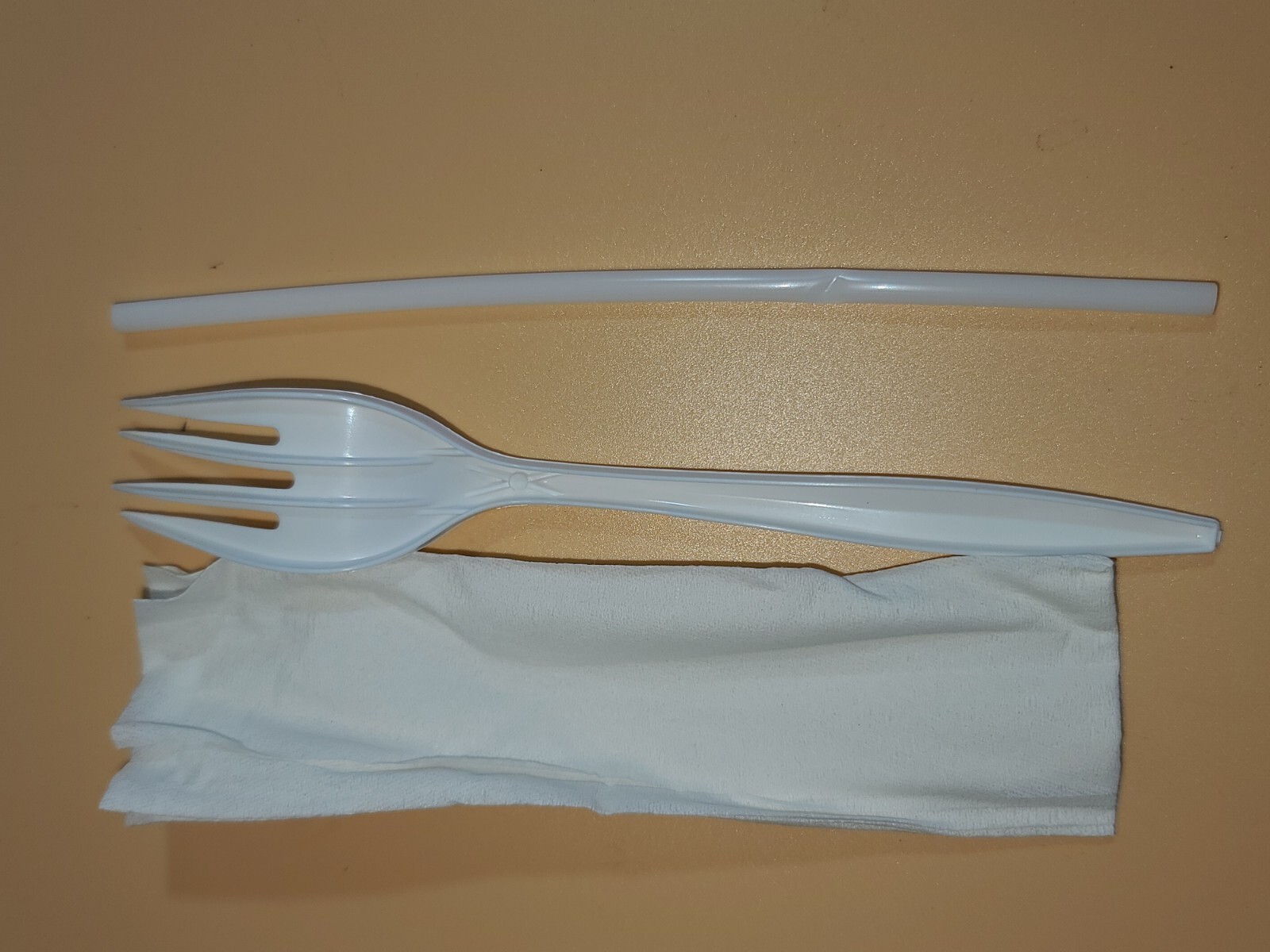 1000 Kits Disposable White Plastic Fork with Napkin and Milk Straw packet