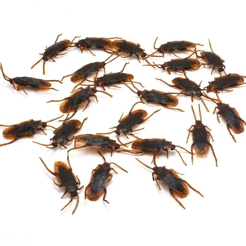 10pcs Fake Cockroach Prank Toys Realistic Rubber Bugs Halloween Joke Props