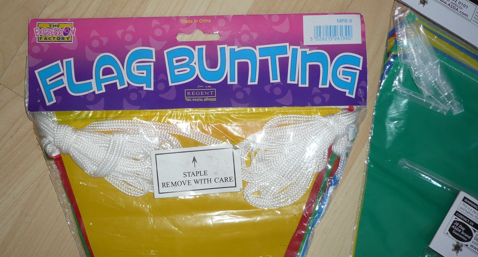 5 x packets of 12 and 1 of 20 Multicoloured Triangle Flag BUNTING – Brand New