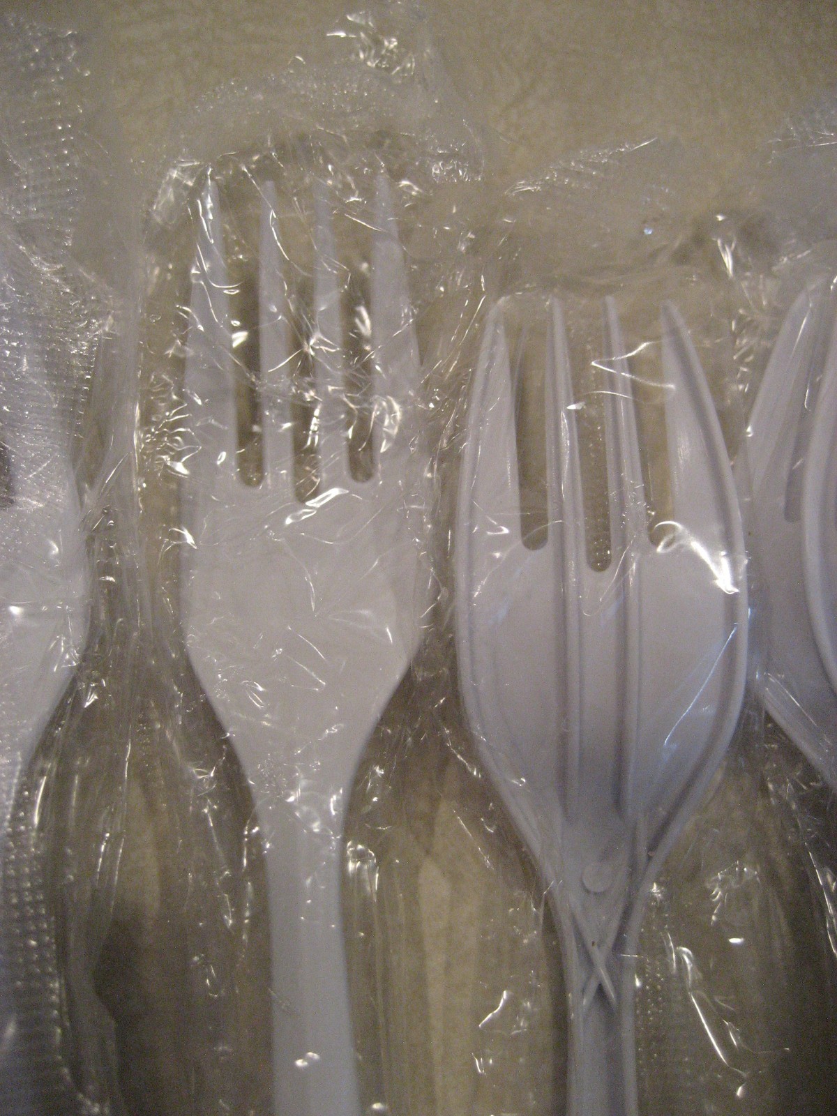 White Plastic Forks Individually wrapped 170 Count – LOW PRICE! Fast Ship!