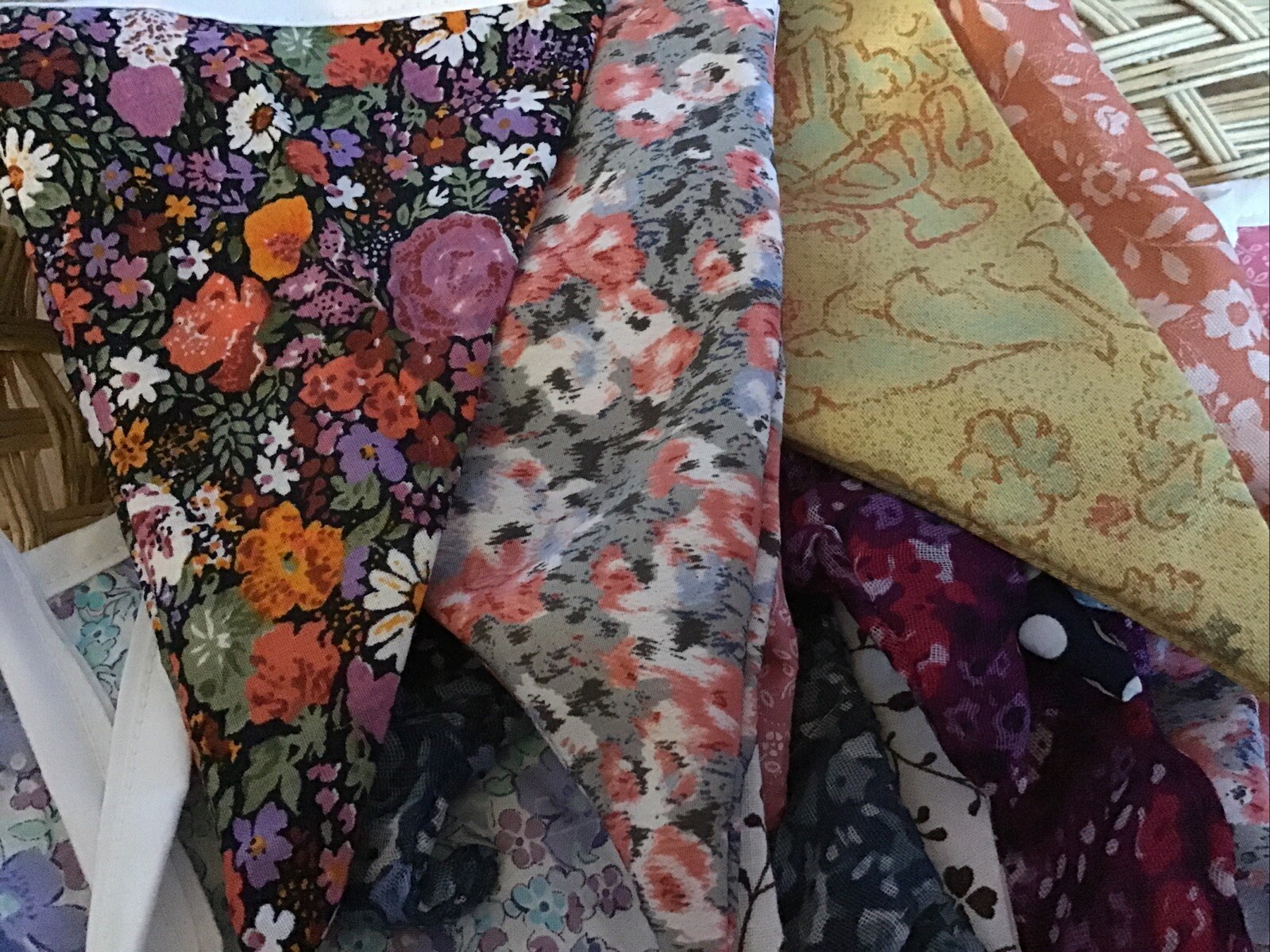 Handmade Double Sided Bunting 12 Flags Approx 3m – Multi Coloured Ditsy Floral