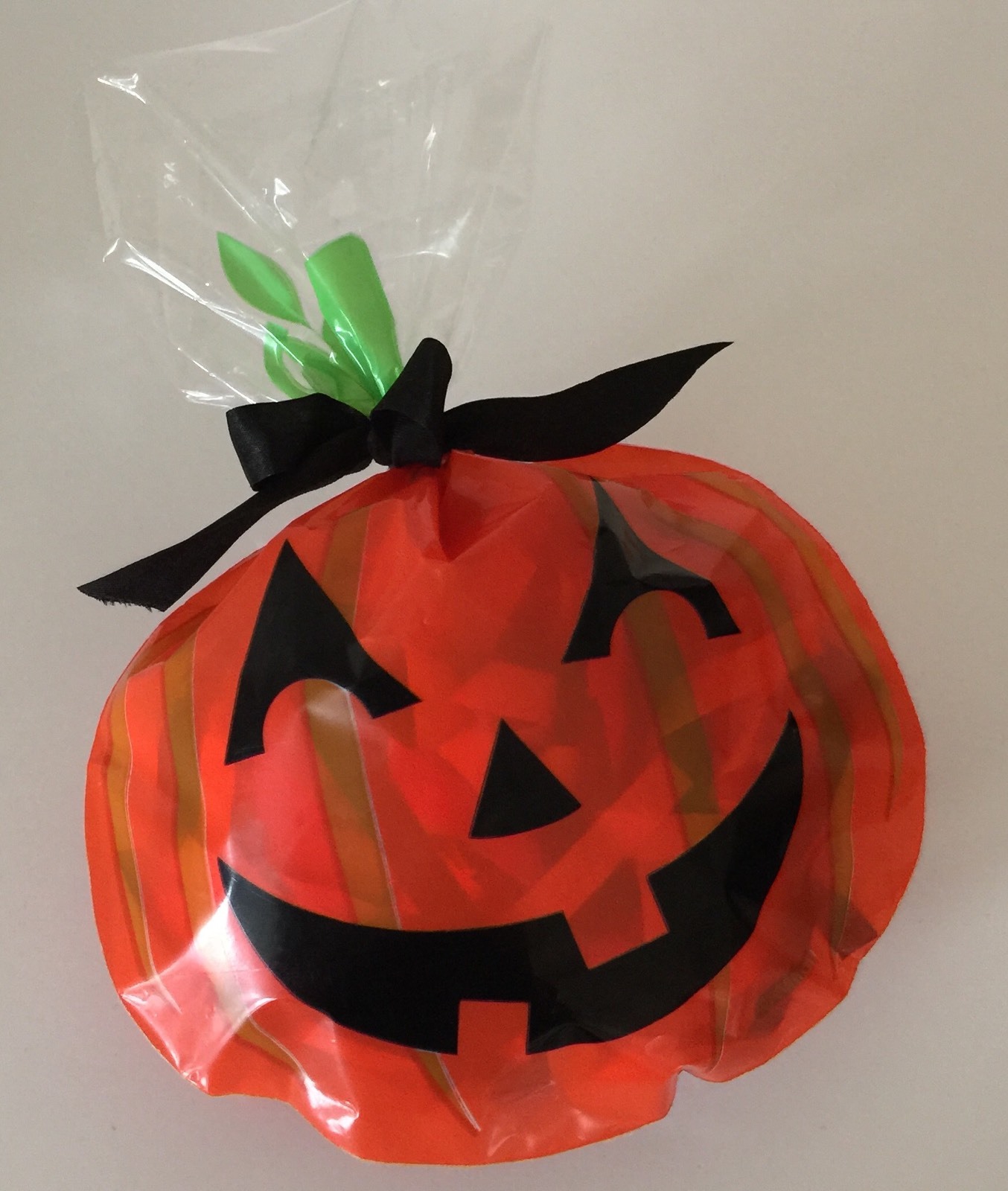 Pack Of 6 HALLOWEEN PUMKIN TREAT CELLO BAGS trick or treat sweets goodies