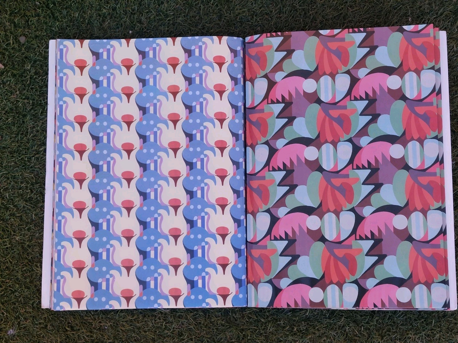 Art Deco Designs, Gift Wraps, by A.D. and M.P. Verneuil, 12 Patterns, 16 Sheets