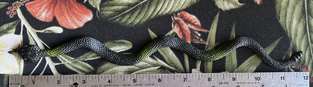 Toy Snakes (12) – Flat – Medusa?