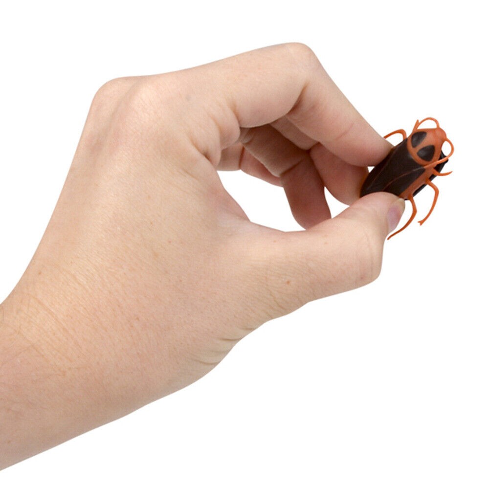 3 COCKROACH CREEPY CRAWLER ROACH BUG TRICK WALL CLIMBER GaG Novelty Joke Prank