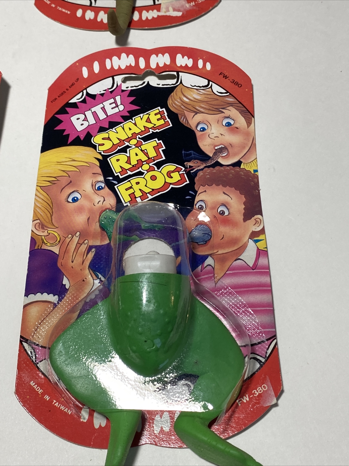 Rare Bite Snake Rat Frog Toy Novelty Gag Joke FW-380