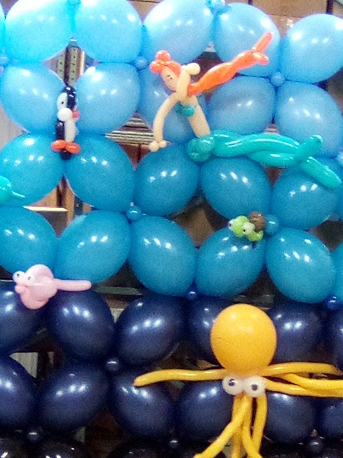 SALE!! ON -Qualatex 12″Q-Links 325.00 4,250 Balloons. In Box $325.00