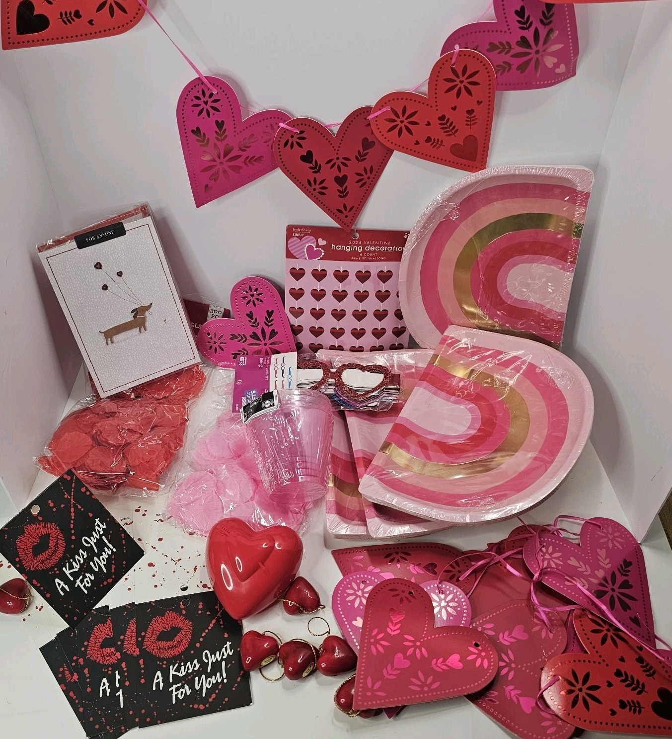 Valentine’s Day Party Supplies Lot Heart Garland Decor Cards Rose Pedals Plates