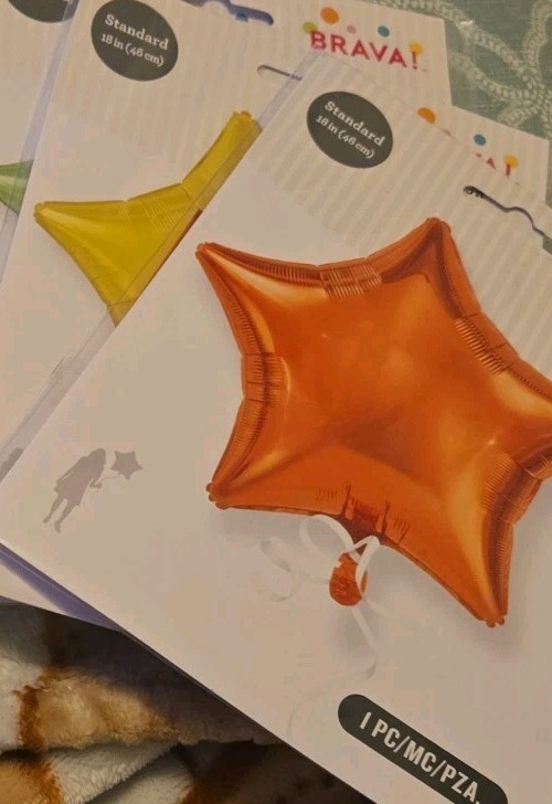 18″ Solid Color Star Shaped Foil Balloon -BRAVA