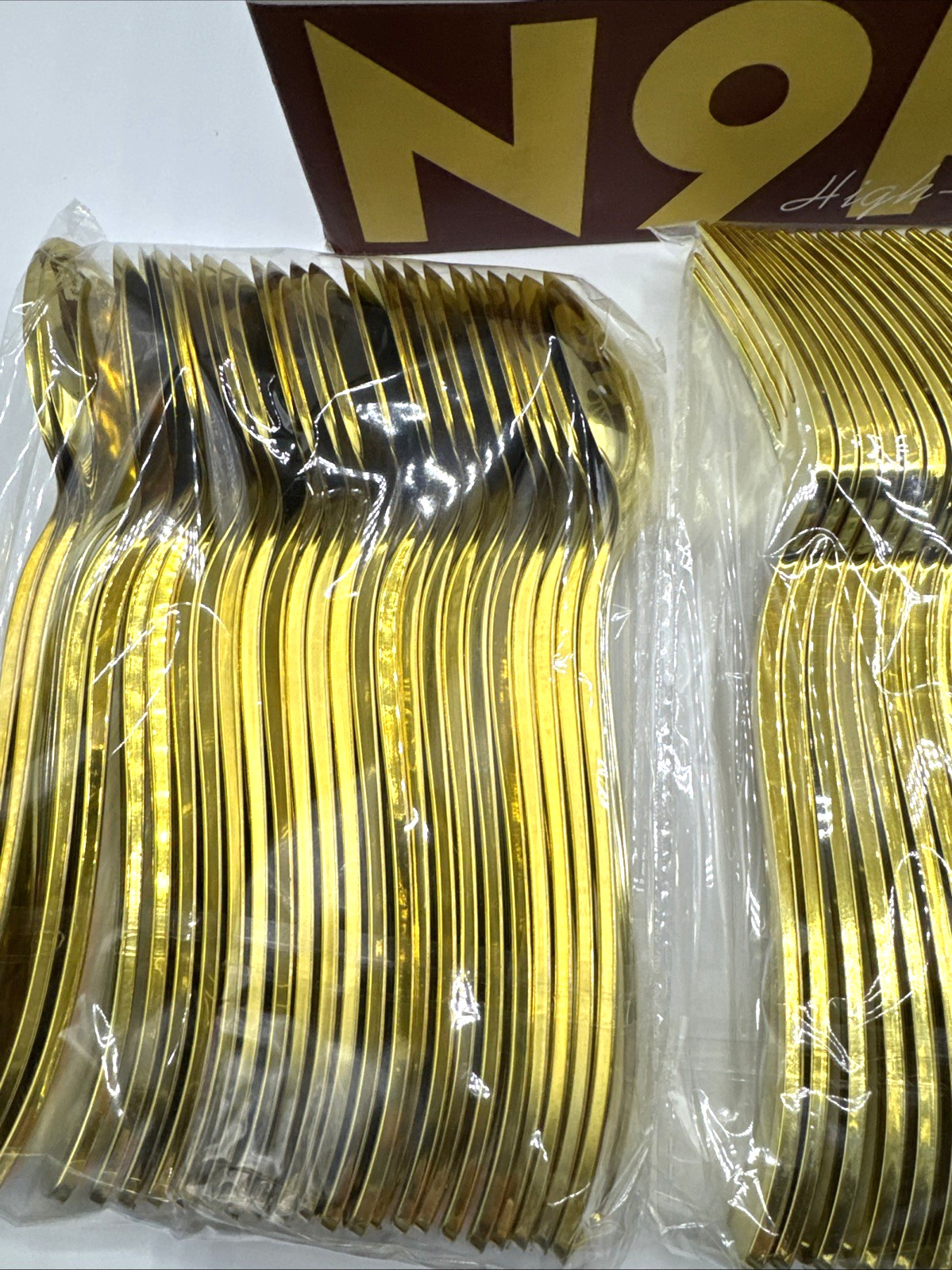 500PCS Gold Plastic Silverware Set Forks, Knives, Spoons