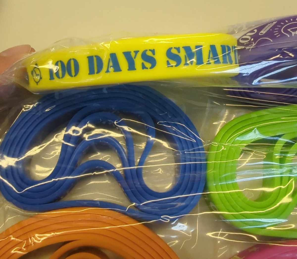 60 Pcs – 100 Days Of School Pins And Bracelets 100 Days Smarter Happy 100th Day