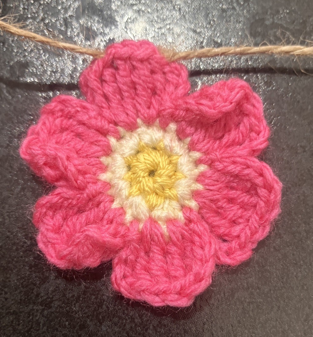 🌸NEW Hand Crochet PRETTY jute 9 Flowers Bunting Window Camper Summer 45” Gift