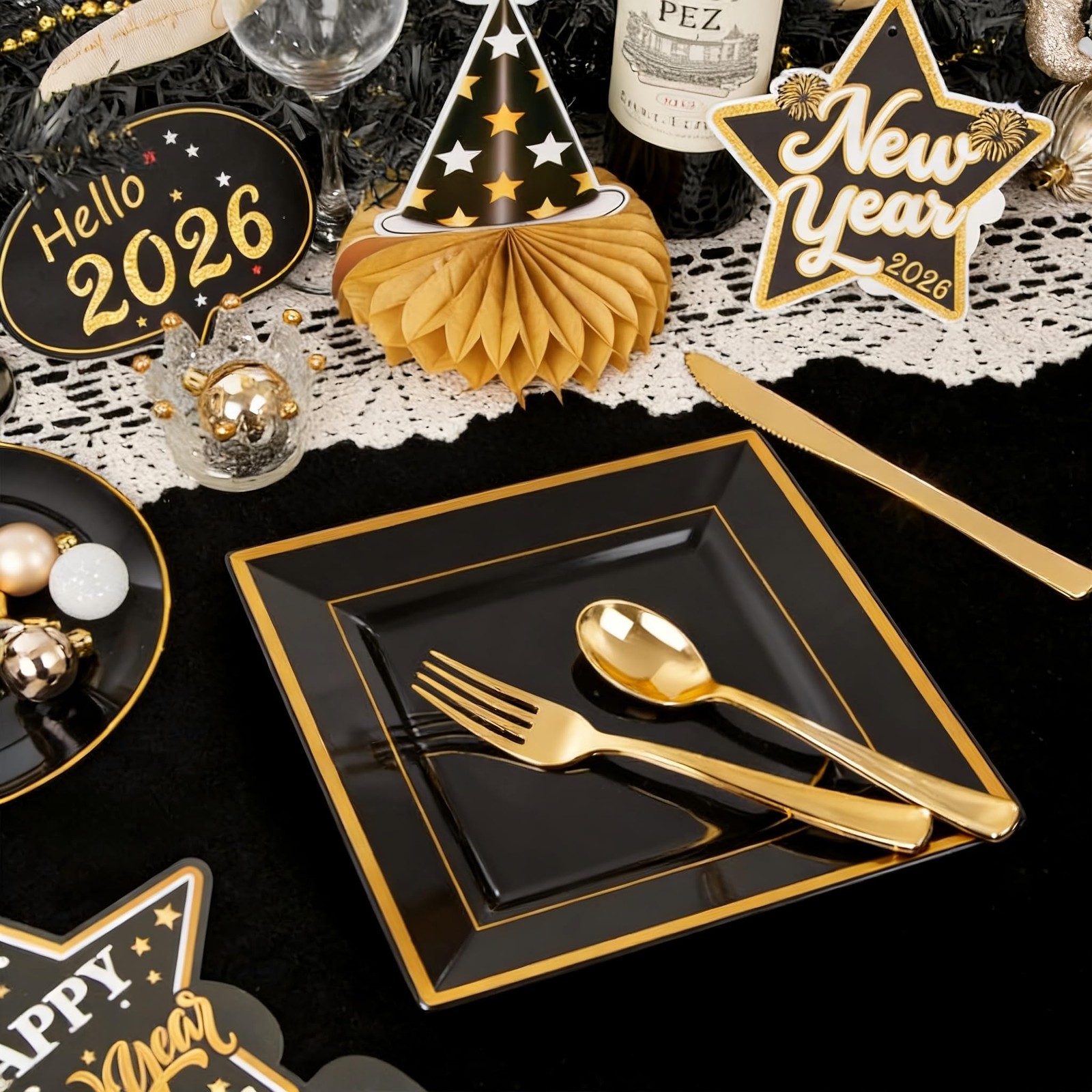 Liacere 100PCS Black and Gold Square Plastic 9.5/6inch, Black/Gold