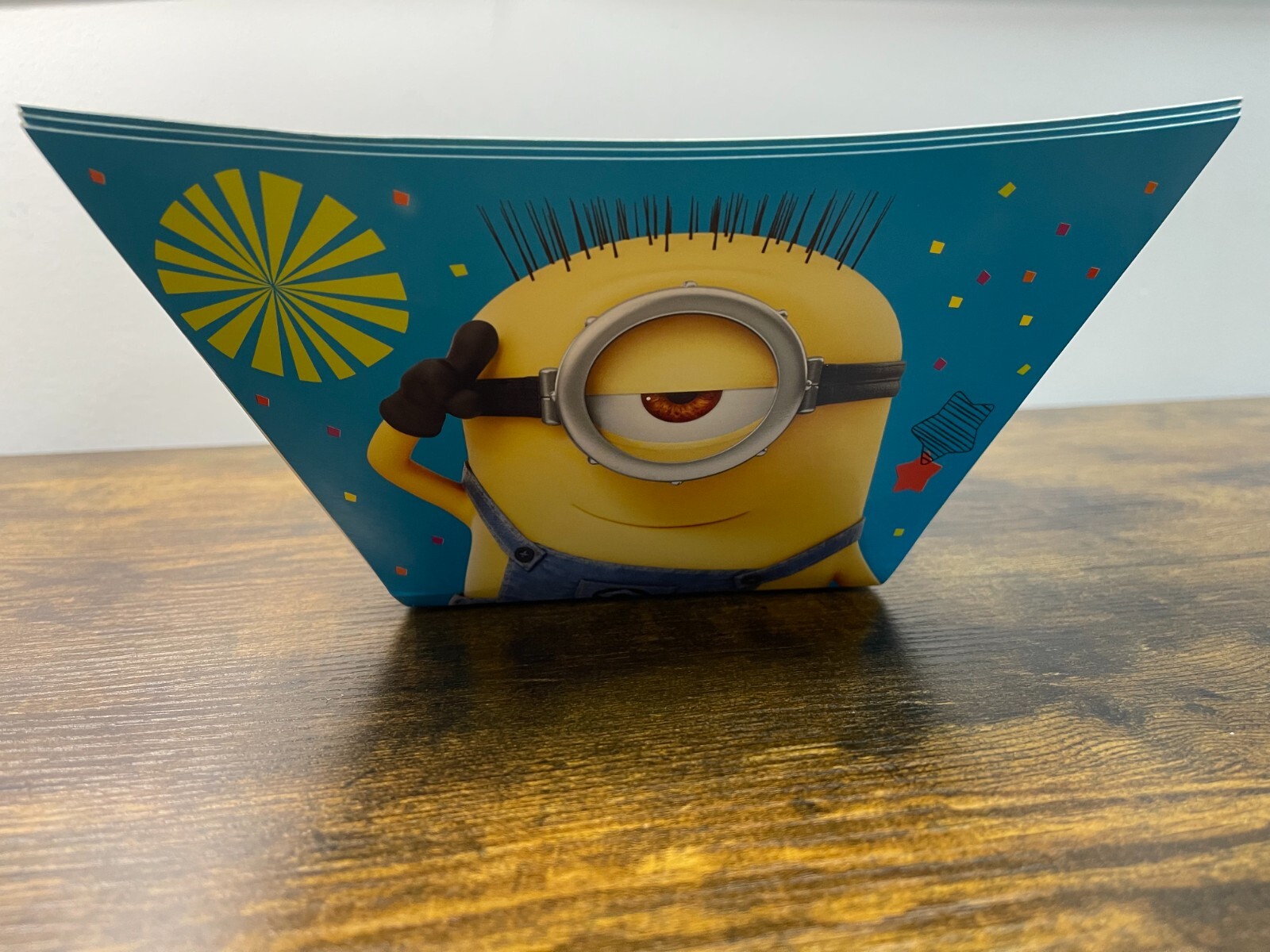 15 ct. “Despicable Me” Multicolor Square Paper Party Bowls, 12.5″ x 12.5″