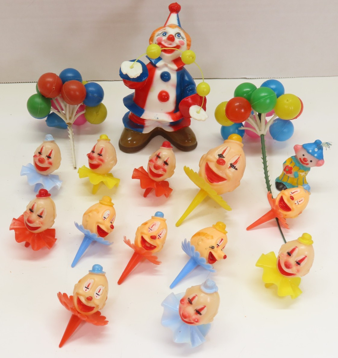 Wilton 1977 Clown Cupcake Cake Toppers Picks Hong Kong Vintage D2755