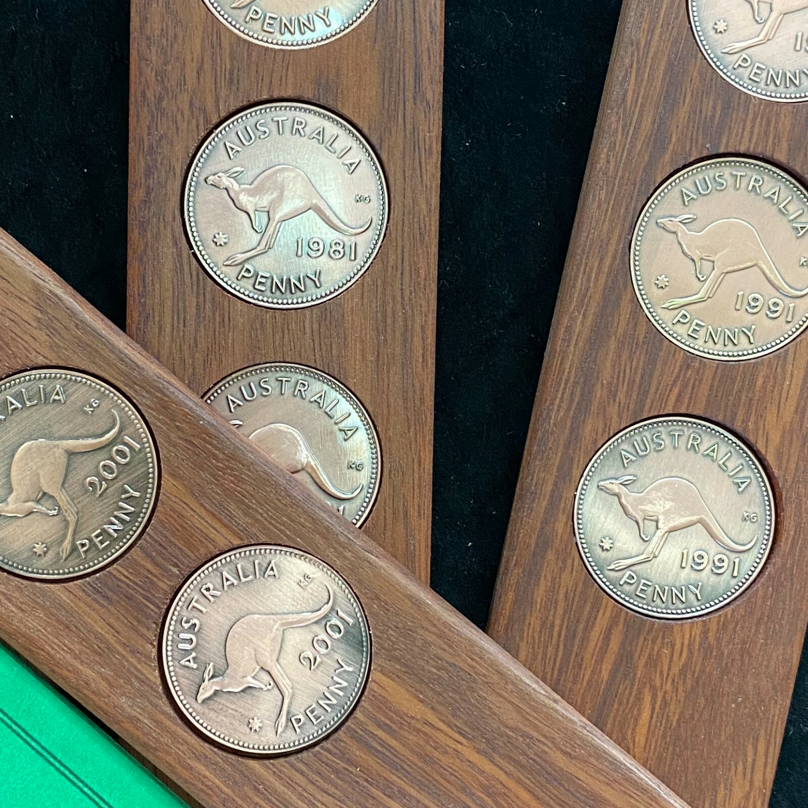 20th Birthday Present 2UP Game – 2006 Australian Penny Hardwood Two-Up Kip