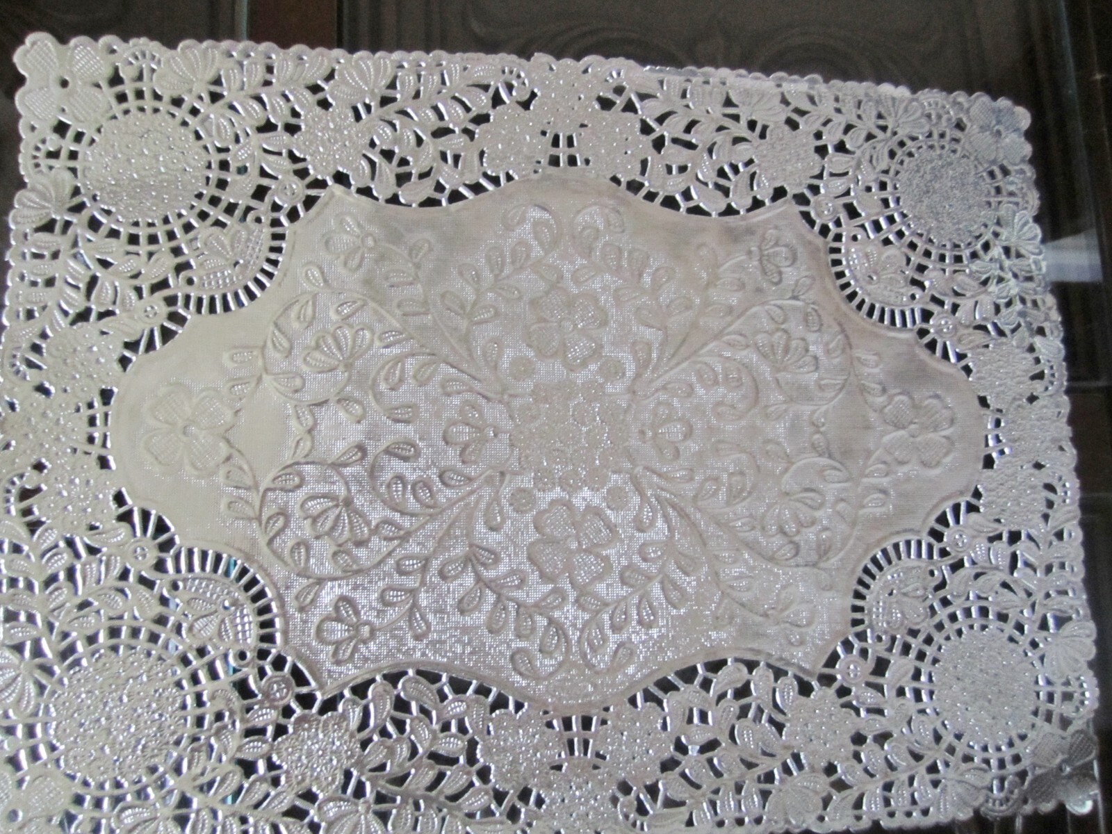 10 PCS SILVER FOIL PLACEMAT RECTANGLE PAPER VICTORIAN LACE DOILY WEDDINGS