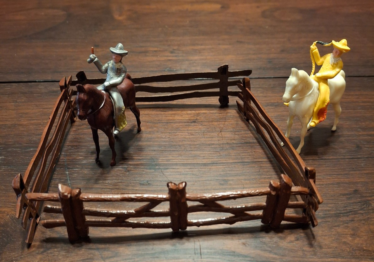 Vtg Birthday Cake Toppers-Horses, Cowboys & Corral (RT931)