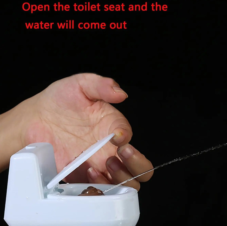 1pc Novelty Poop Spray Prank Toy – Mini Toilet Spray Gun Joke Gag Gift for Kids