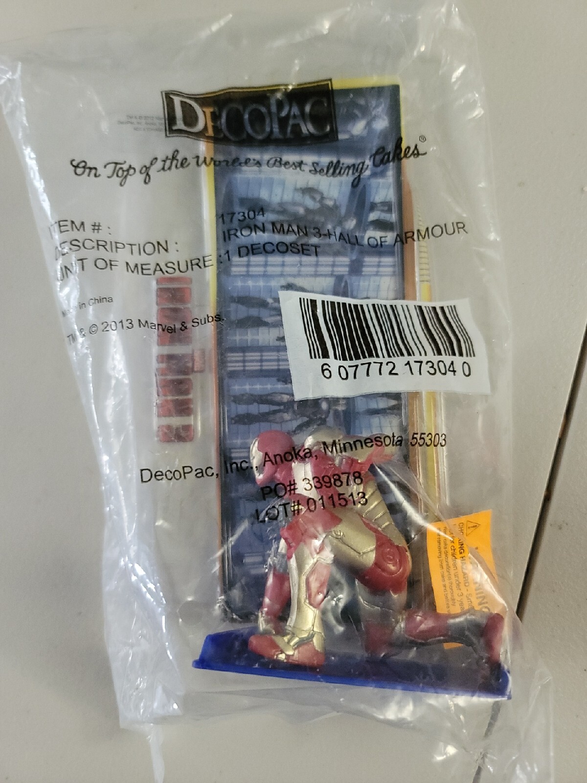 DecoPac IRON MAN 3 Hall of Armour Cake Topper Set 17304 Avengers Toy Marvel