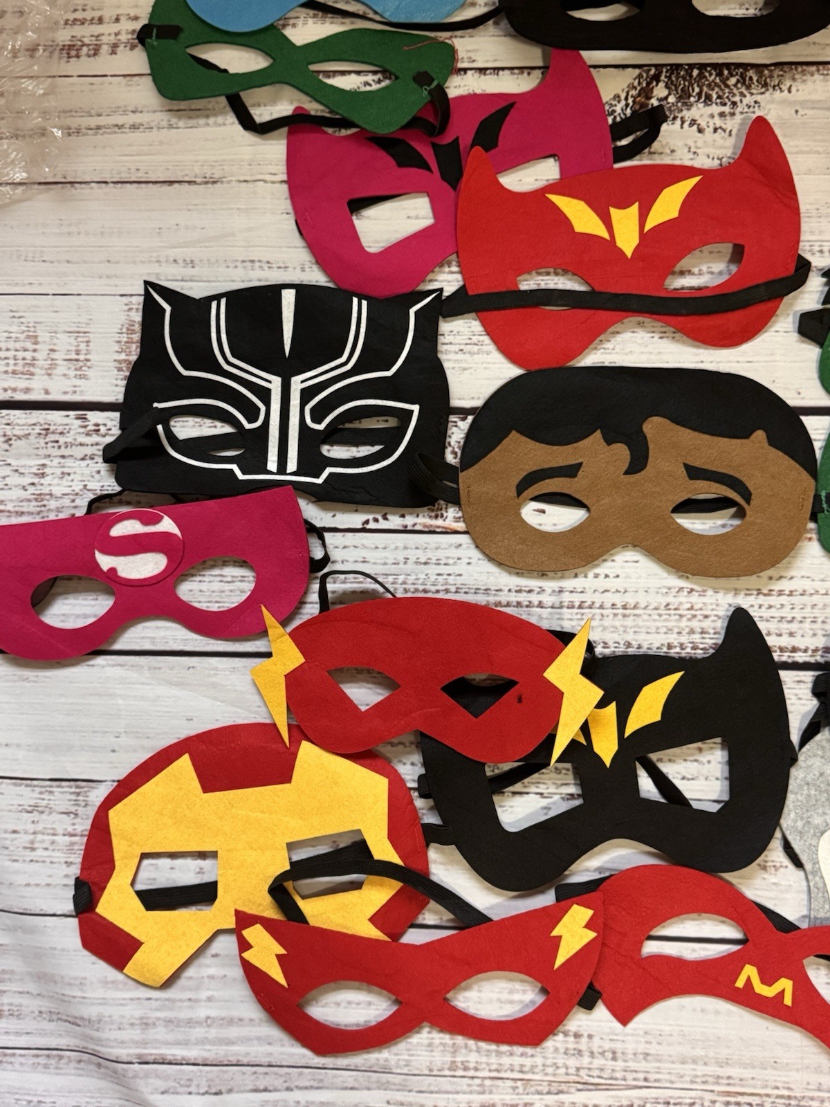 30 Pcs Party Pack Kids Superhero Masks, Birthday Party Favors, Costume NEW