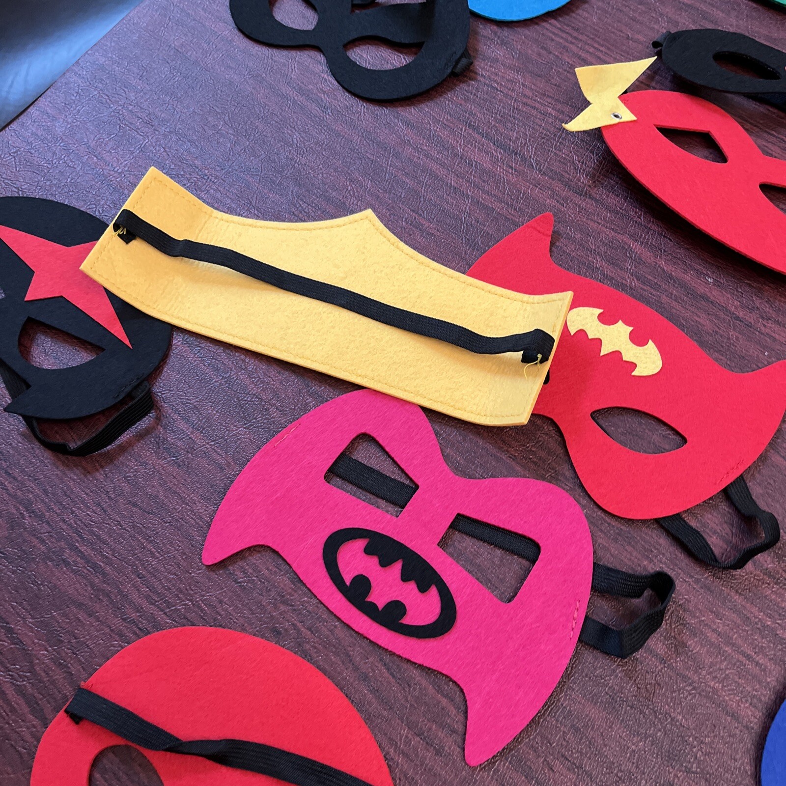 Superhero Masks Party Favors for Kids 36 Pcs Kids Super Hero Cosplay NEW