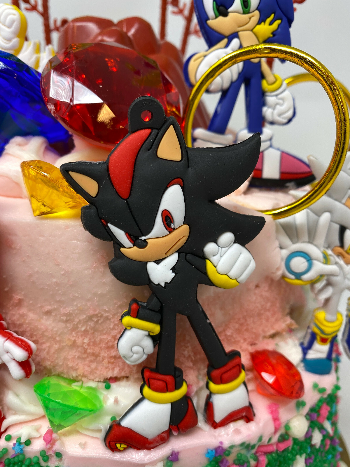 Sonic The Hedgehog 2 Deluxe Birthday Cake Topper Set Featuring Sonic BRAND NEW