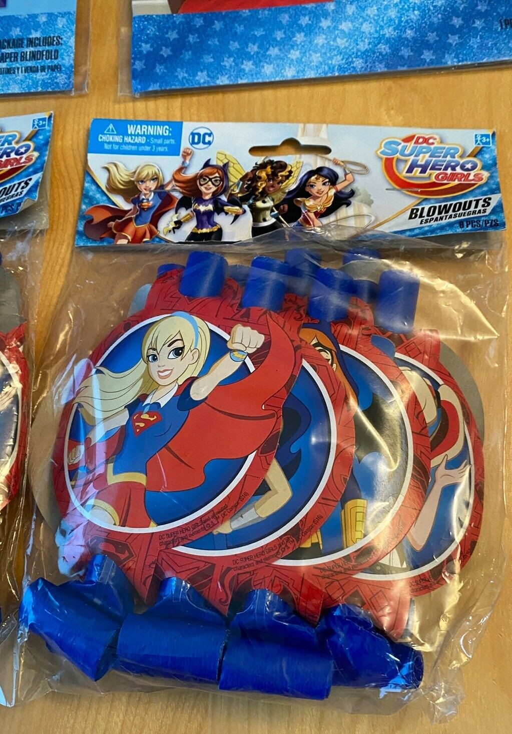 DC MARVEL SUPER HERO GIRLS BLOWOUTS PARTY FAVORS AND GAMES SET OF 2 EACH