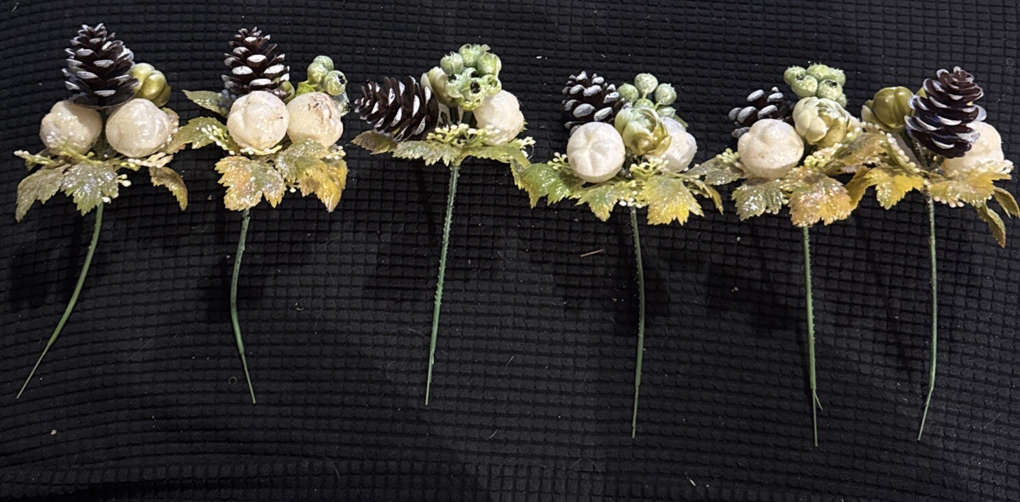 Lot Of Floral Decorations – 6 Pieces