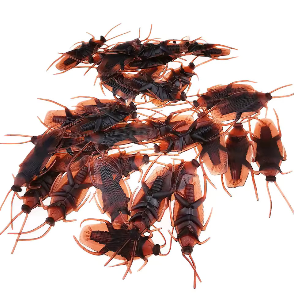 40PCS Realistic Fake Cockroaches – Scary Prank Props for Halloween Party Decor