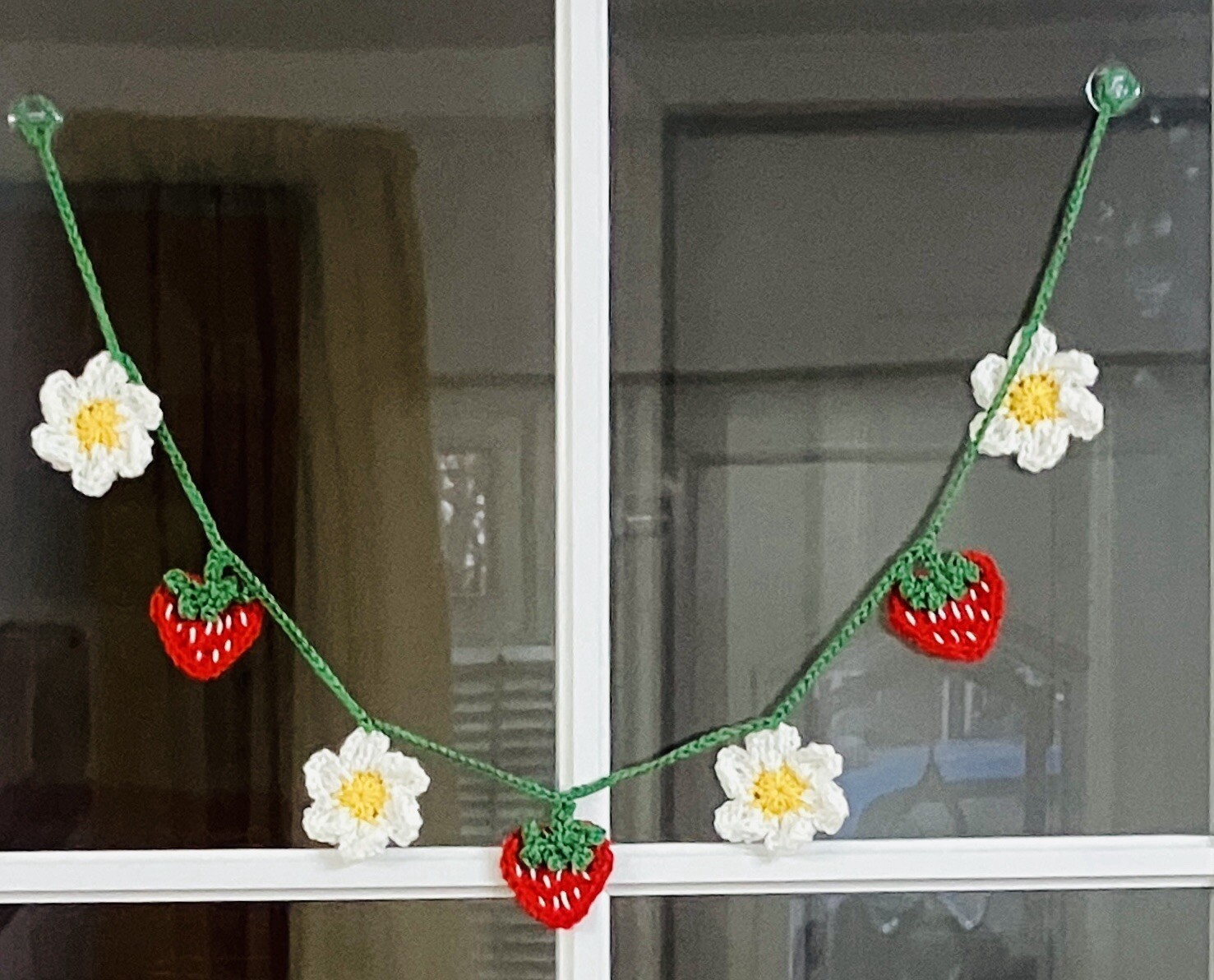 🌸 🍓CUTE Crochet Daisy Strawberry Bunting Camper Window Birthday SUMMER Gift