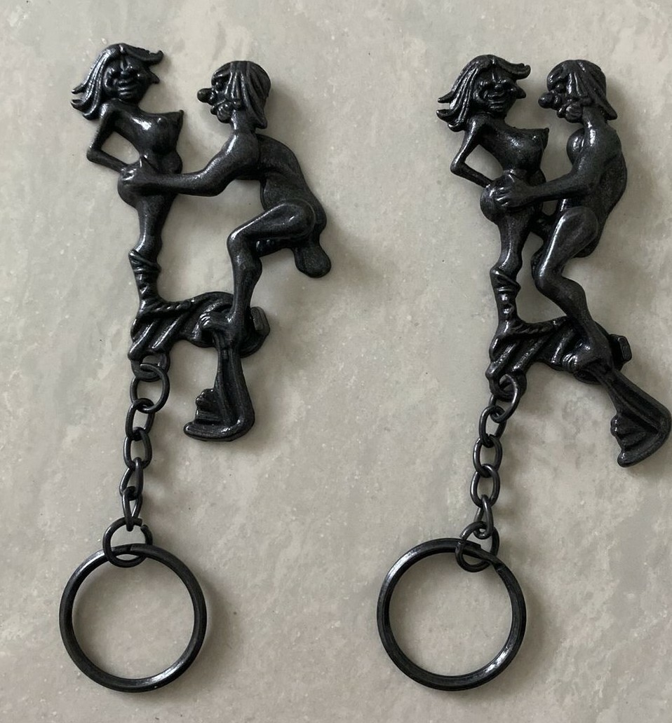 New Movable Couple Keychain Sexy Metal Bachelorette Party Gift Set Of 2
