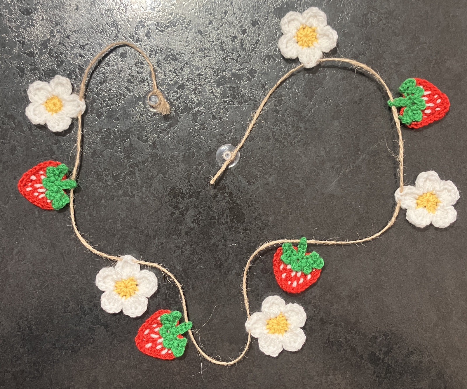 🌸🍓NEW jute rustic Crochet Daisy Strawberry Bunting Camper Window SUMMER Gift