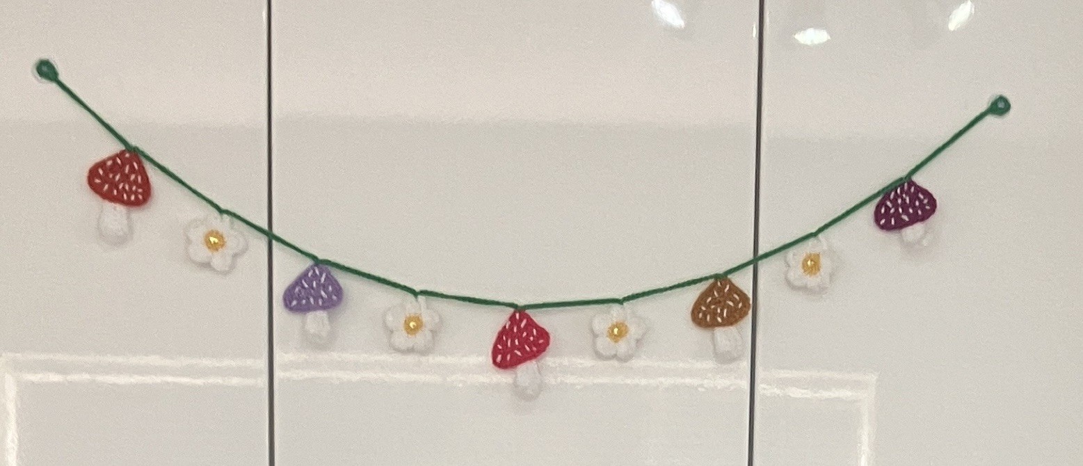 🍄 🌼 NEW! hand crochet bunting Daisy toadstool Mushrooms SUMMER gift camper