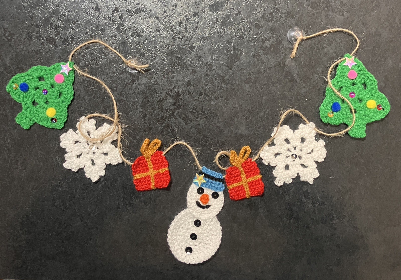 ⛄️🌲NEW Bunting Christmas Tree snowman presents Hand Crochet Window camper Gift