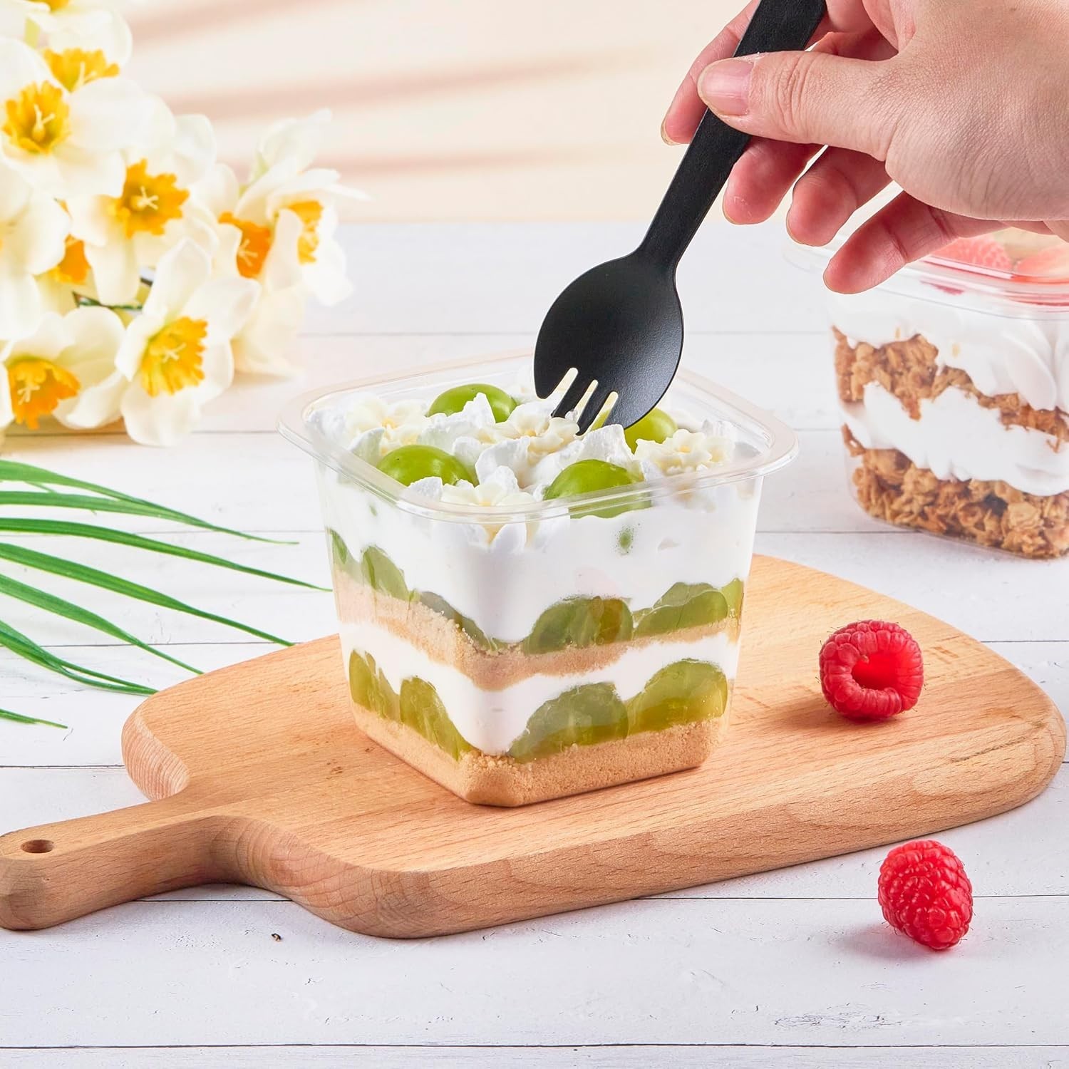 100 Pack 8 oz Plastic Dessert Cups with Lids and Sporks
